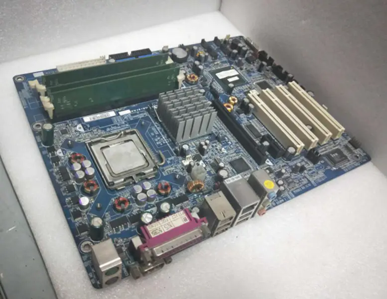 Gigabyte GA-8IAX LGA 775 Workstation-Motherboard