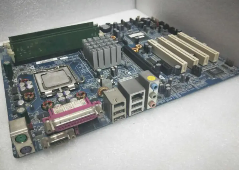 Gigabyte GA-8IAX LGA 775 Workstation-Motherboard