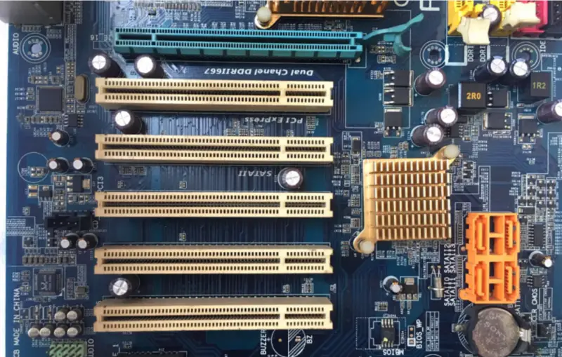 Gigabyte GA-945PL-S3E Hauptplatine