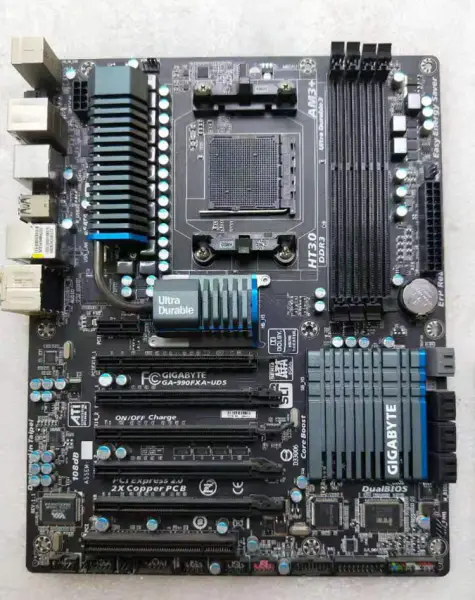 Gigabyte GA-990FXA-UD5 Hauptplatine AM3+ DDR3