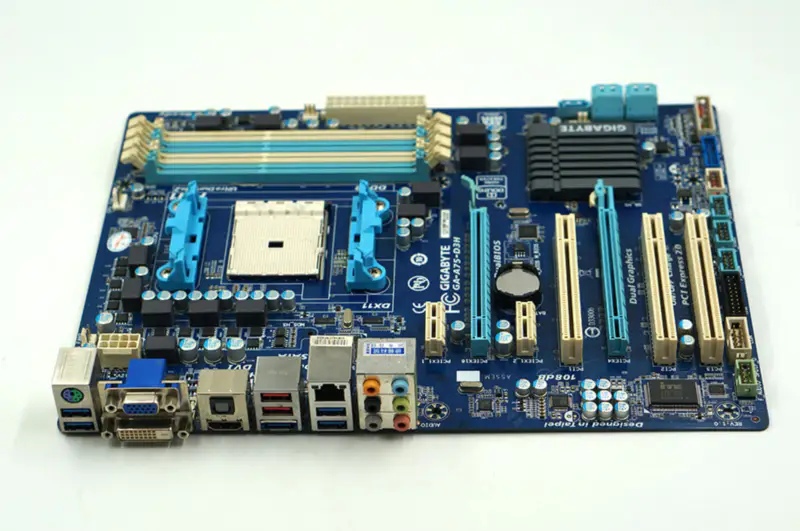 Gigabyte GA-A75-D3H Hauptplatine