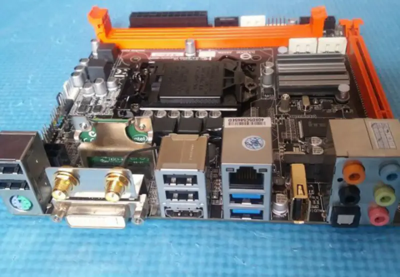 Gigabyte GA-B85N Phoenix-WIFI Hauptplatine