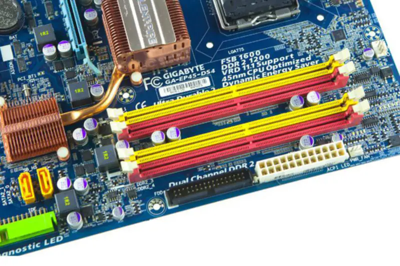 Gigabyte GA-EP45-DS4 Hauptplatine LGA 775 DDR2