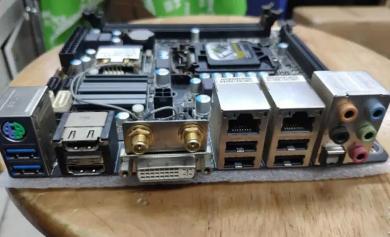 Gigabyte GA-H77N-WIFI Hauptplatine LGA 1155 DDR3