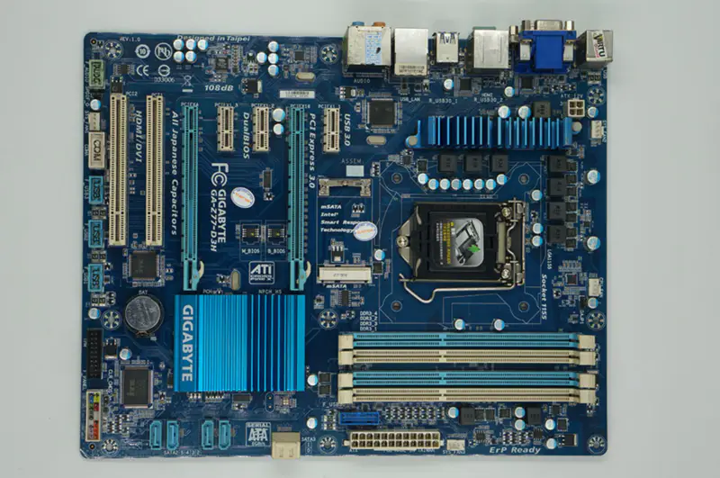Gigabyte GA-Z77-D3H Mainboard LGA 1155