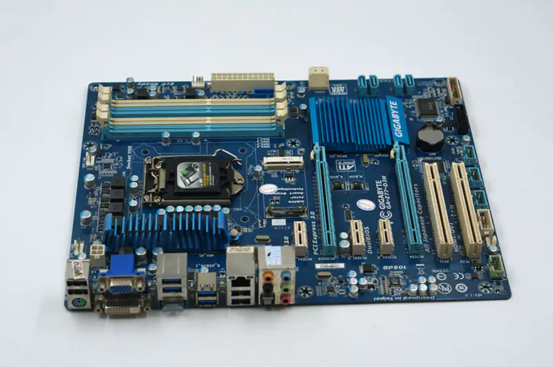 Gigabyte GA-Z77-D3H Mainboard LGA 1155