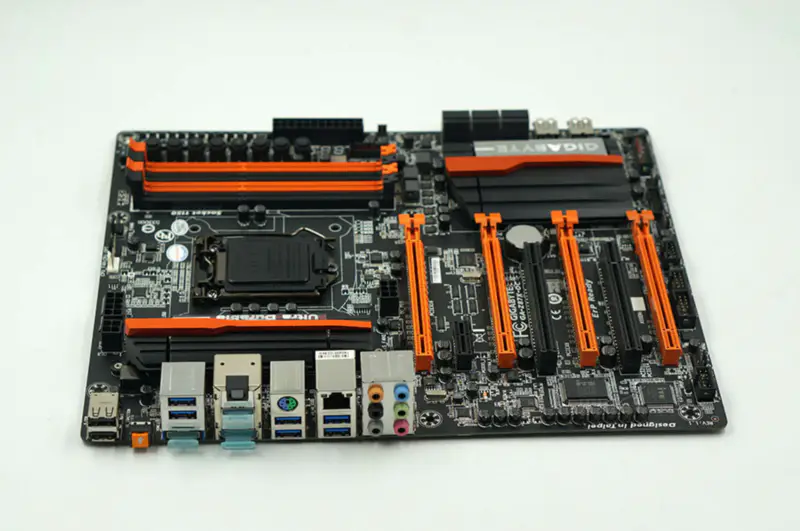 Gigabyte GA-Z87X-OC Z87X-OC Z87 LGA 1150 E-ATX-Motherboard