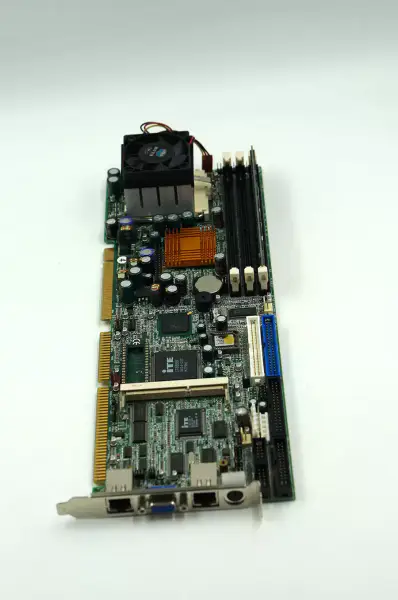 Ibase Industrie-Motherboard IB745 mit CPU RAM und FAN