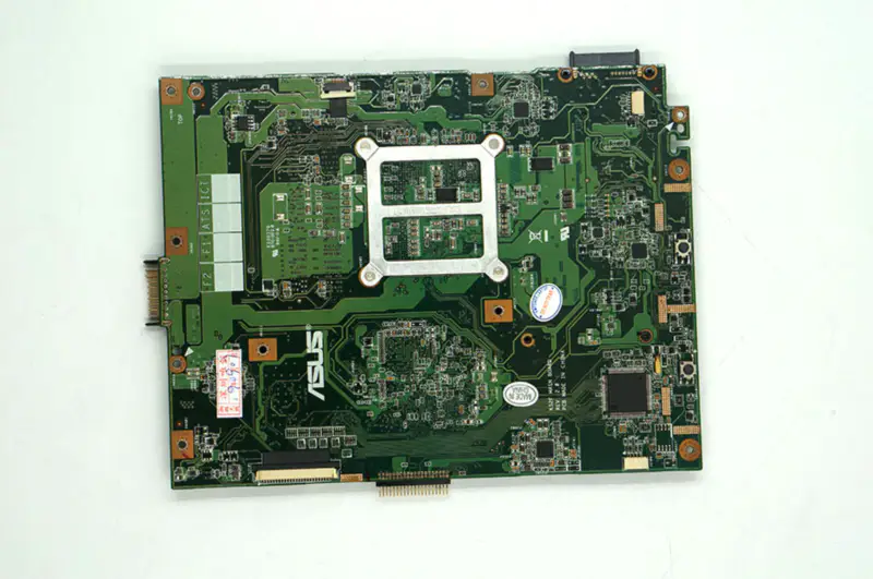 Asus Motherboard K52F mit Sockel 989 K52F