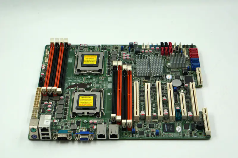 Asus KCMA-D8 Hauptplatine