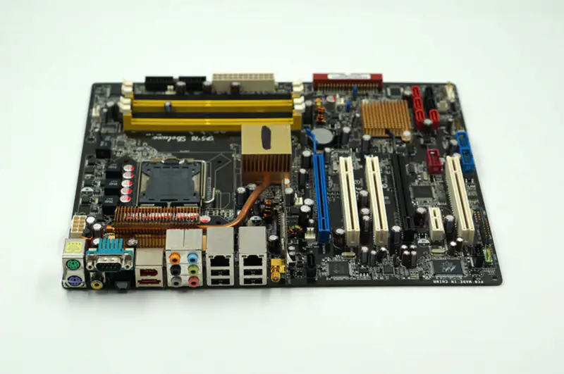 Asus P5B Deluxe P965 LGA 775 ATX-Motherboard