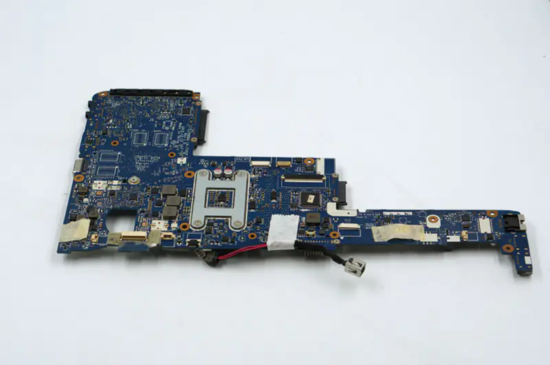 Toshiba P745 K000125740 LA-7101P Hauptplatine