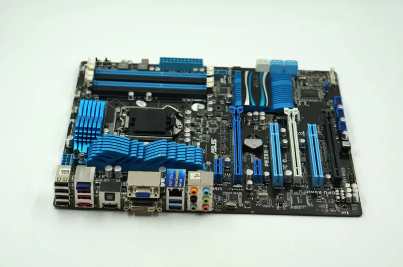 Asus P8Z68-V Hauptplatine