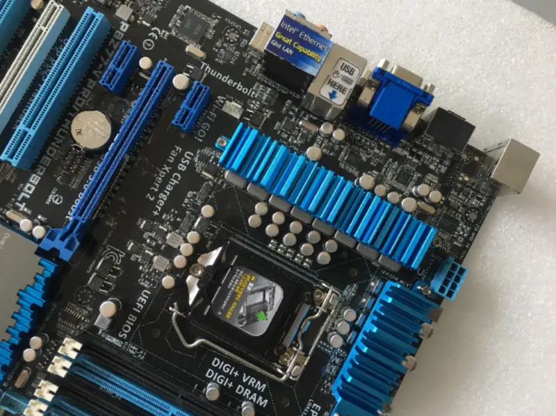 ASUS P8Z77-V PRO/Thunderbolt Desktop Motherboard Z77 Sockel LGA 1155 i3 i5 i7 DDR3 32G ATX