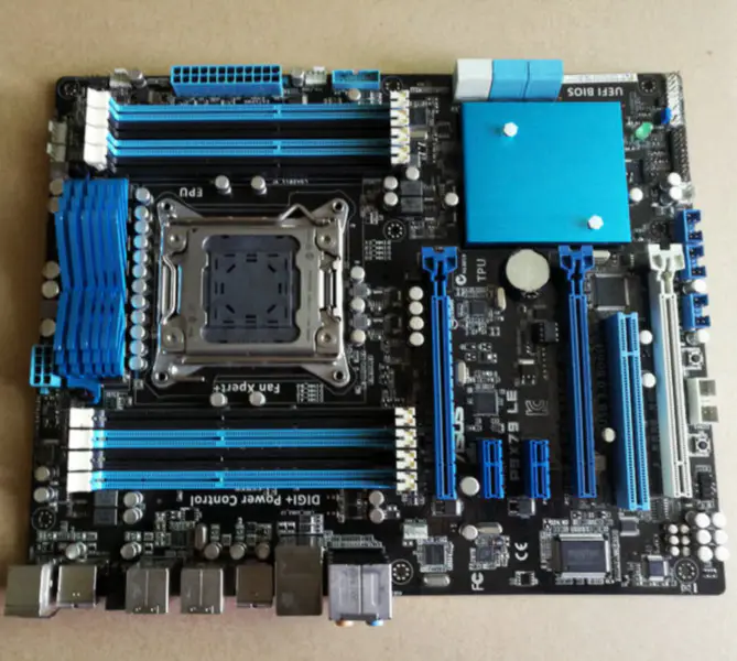 ASUS P9X79 LE Desktop-Motherboard