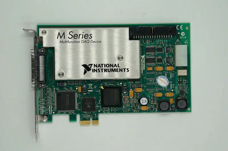 NI PCIE-6251 DAQ-Karte