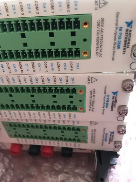 NI PXI-2565 777754-01 PXI-Relais-Modul