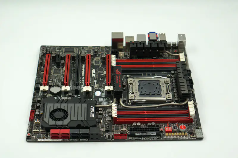 ASUS RAMPAGE IV EXTREME Hauptplatine