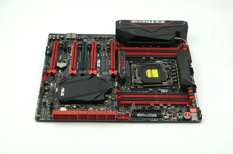 Asus ROG RAMPAGE V EDITION 10 Hauptplatine