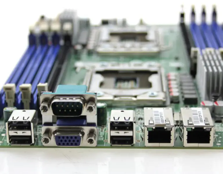 TYAN S7002G2NR-LE Hauptplatine