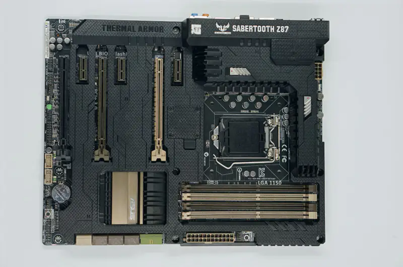 Asus SABERTOOTH Z87 Mainboard LGA1150 DDR3 64GB