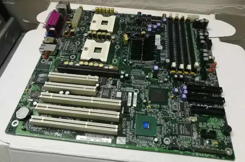 Intel SE7505VB2 604 Schnittstelle Server-Motherboard Dual Xeon