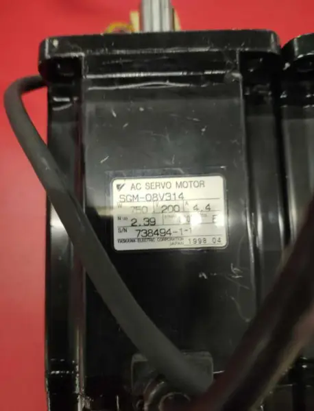 YASKAWA SGM-08V314 Motor