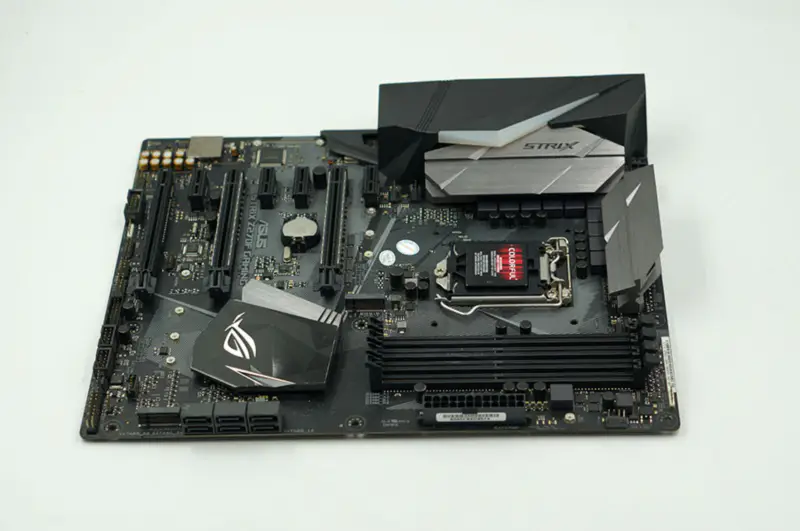 Asus ROG STRIX Z270F GAMING Desktop-Motherboard
