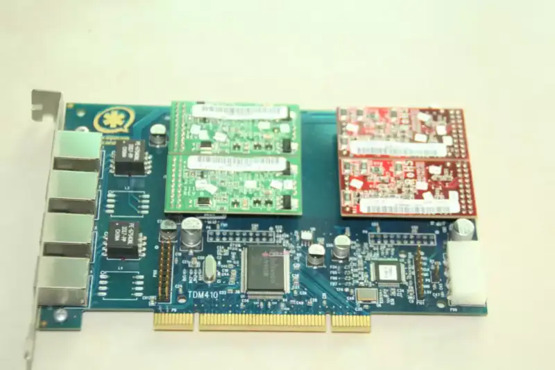 Asterisk TDM410P 4-Kanal Analogkarte Sprachkarte mit FXO+FXS Modulen
