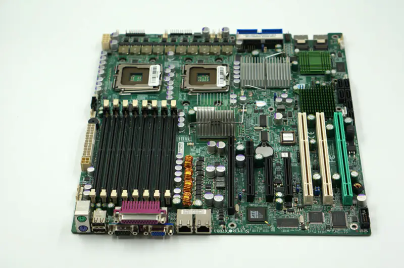 Supermicro X7DB3 Hauptplatine