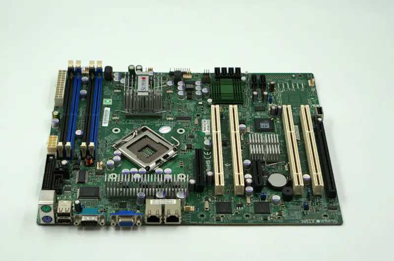 Supermicro X7SBE Server-Motherboard