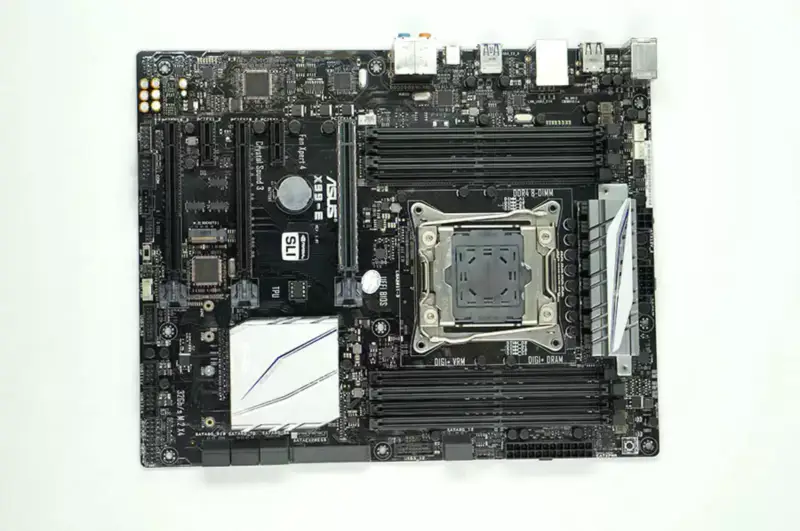 Asus X99-E Mainboard