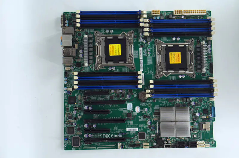 Supermicro X9DAI Hauptplatine