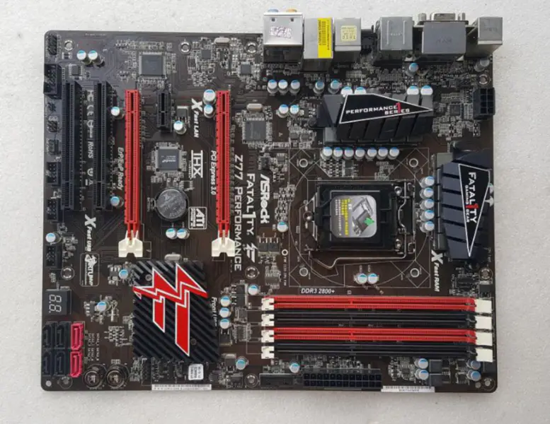 ASROCK Z77 PERFORMANCE Hauptplatine