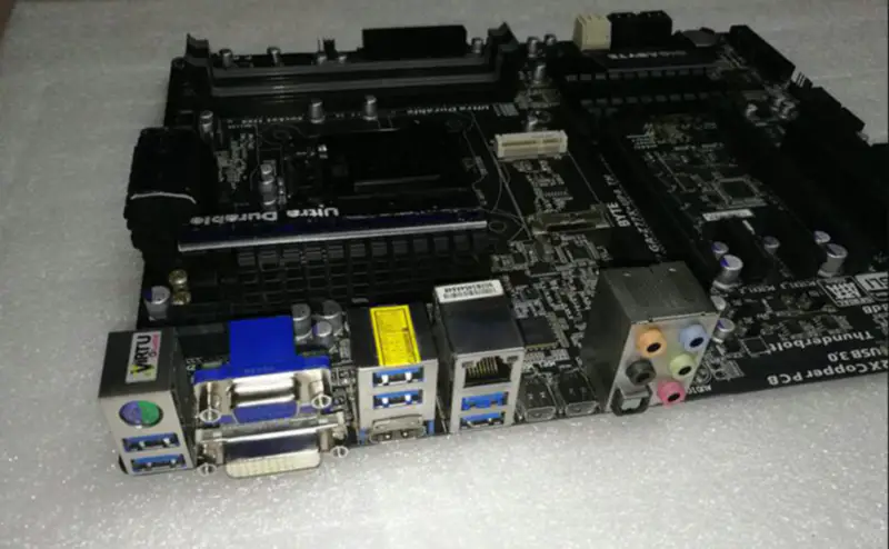Gigabyte Z77X-UP4 TH Hauptplatine