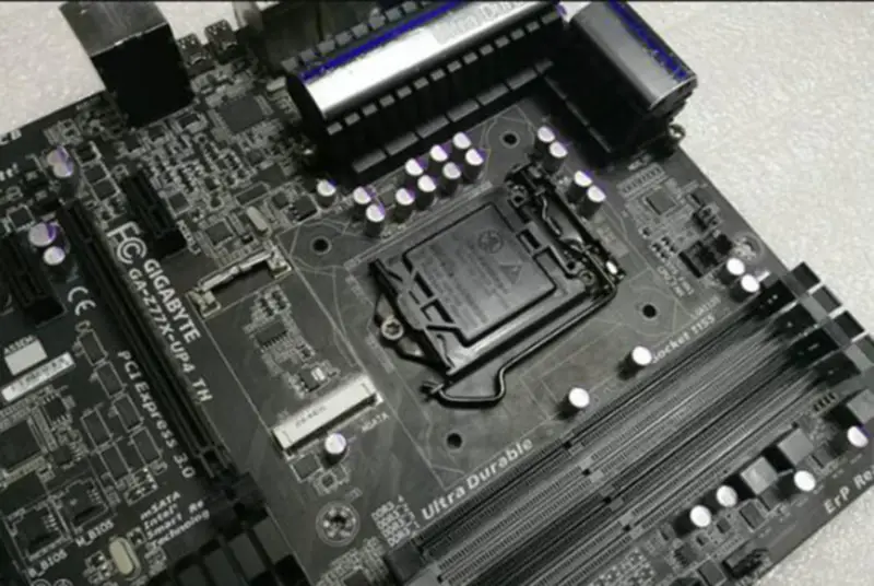 Gigabyte Z77X-UP4 TH Hauptplatine