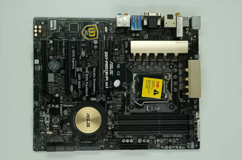 Asus Z97-PRO (Wi-Fi ac) Hauptplatine Z97 LGA1150 ATX