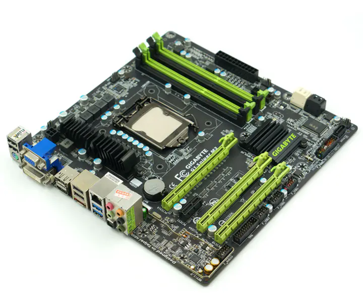 Gigabyte G1.Sniper M3 Sniper M3 Z77 LGA 1155 Micro-ATX Mainboard