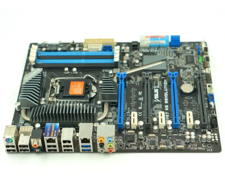 Asus P8P67 WS REVOLUTION Hauptplatine P67 LGA1155 ATX