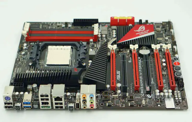 Asus Crosshair IV Formel 890FX Mainboard AM3 ATX