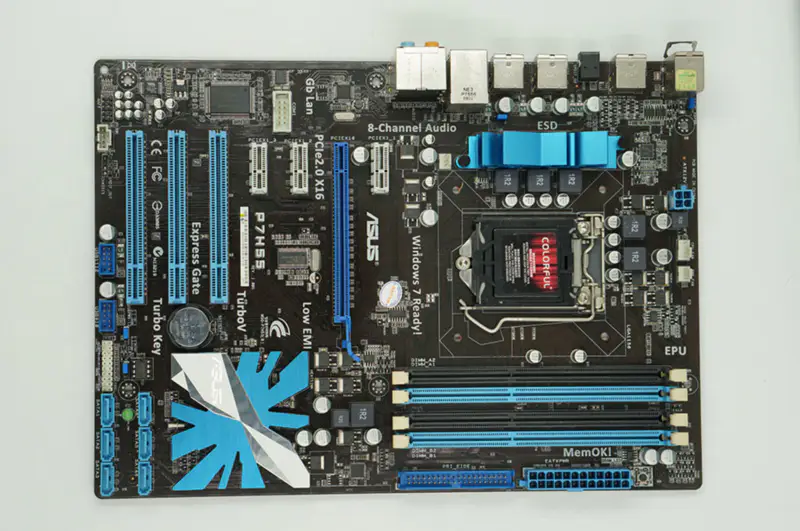 Asus P7H55 Hauptplatine