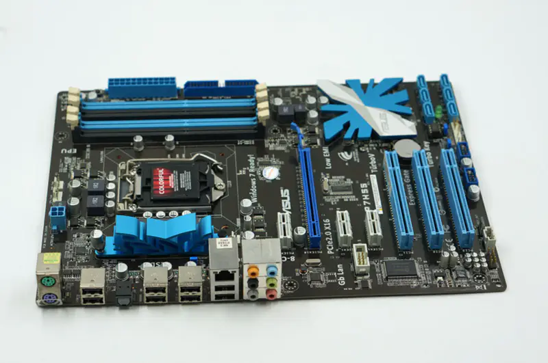 Asus P7H55 Hauptplatine