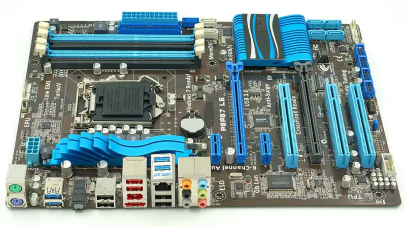 Asus P8P67 LE Hauptplatine P67 LGA1155