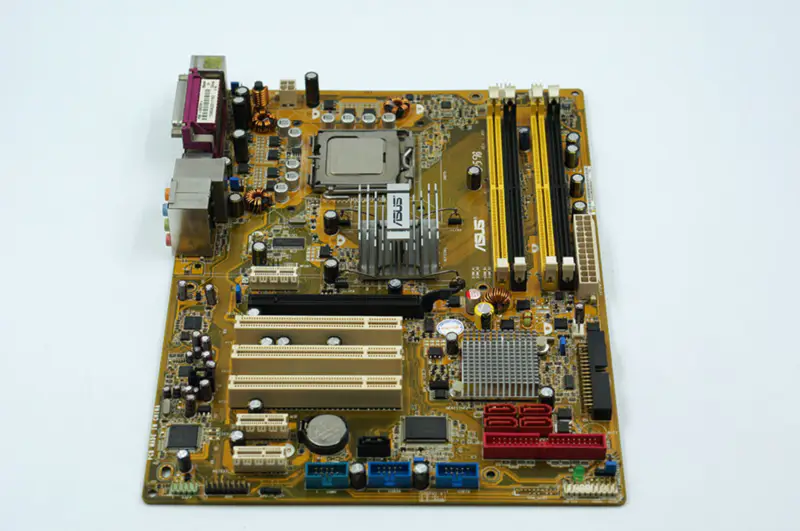 Asus P5B Hauptplatine P965 LGA 775 ATX